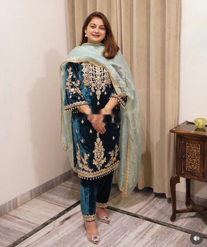 VELVET KURTI WITH BEAUTIFUL PLAZZO AND DUPATTA