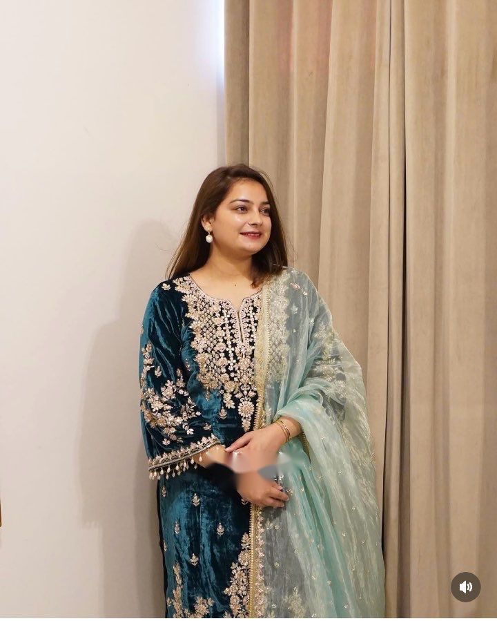 VELVET KURTI WITH BEAUTIFUL PLAZZO AND DUPATTA